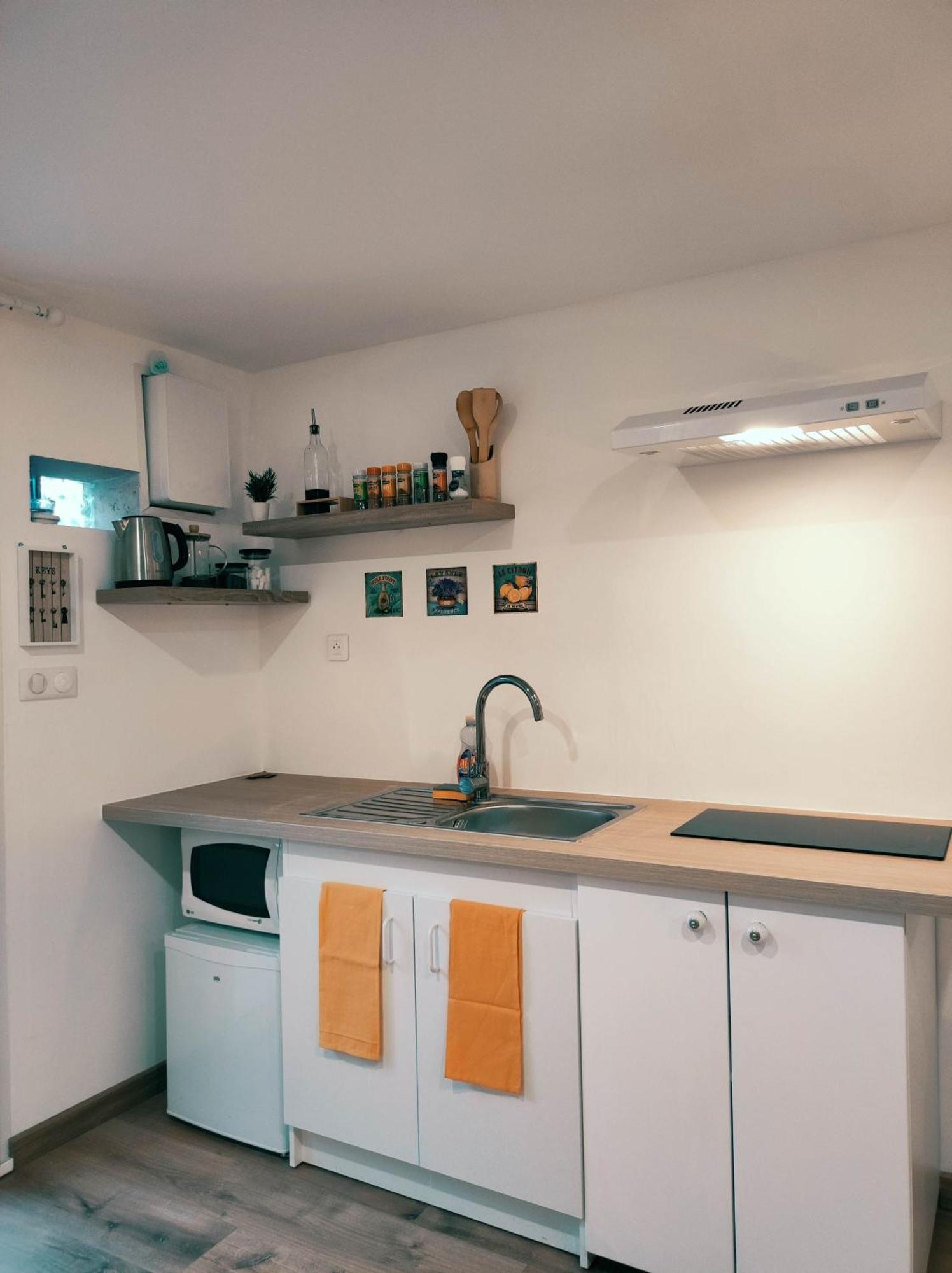 Studio Avec Clim Et Terrasse Proche Du Centre Ville D'Awinion Pokój zdjęcie